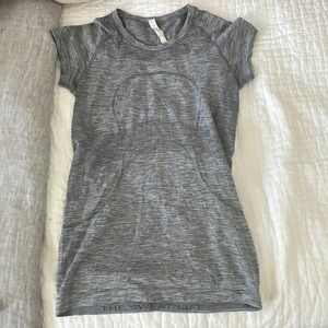 Size 6 gray Lululemon  top